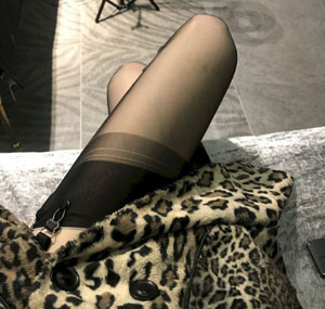 跨下新婚美妇